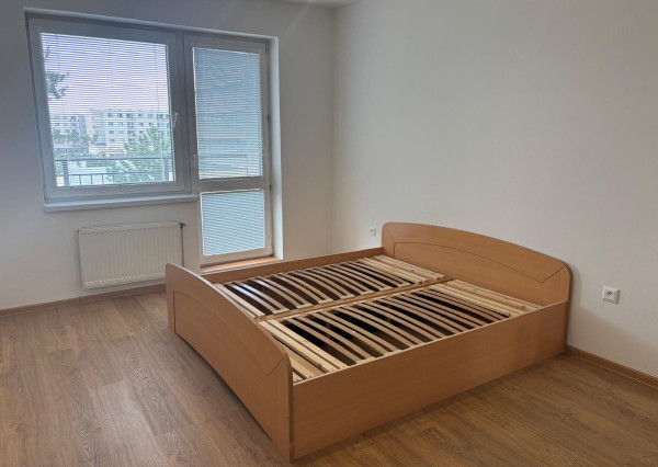 Na prenájom 3 izbový byt | 95 m2 | Trenčín | 2 balkóny